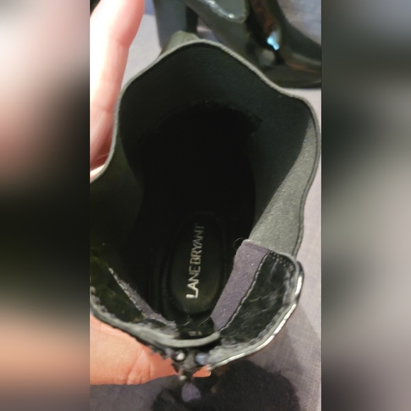 Boots - Picture 5 of 8